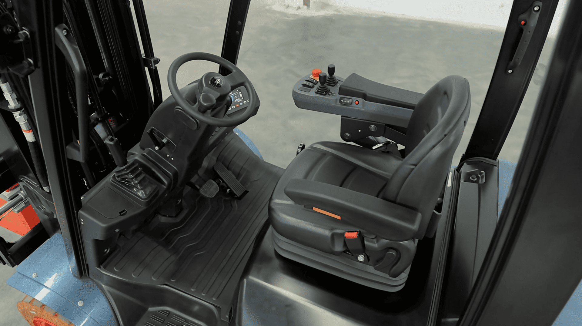 Электрический вилочный погрузчик TRF E20-5M7Q